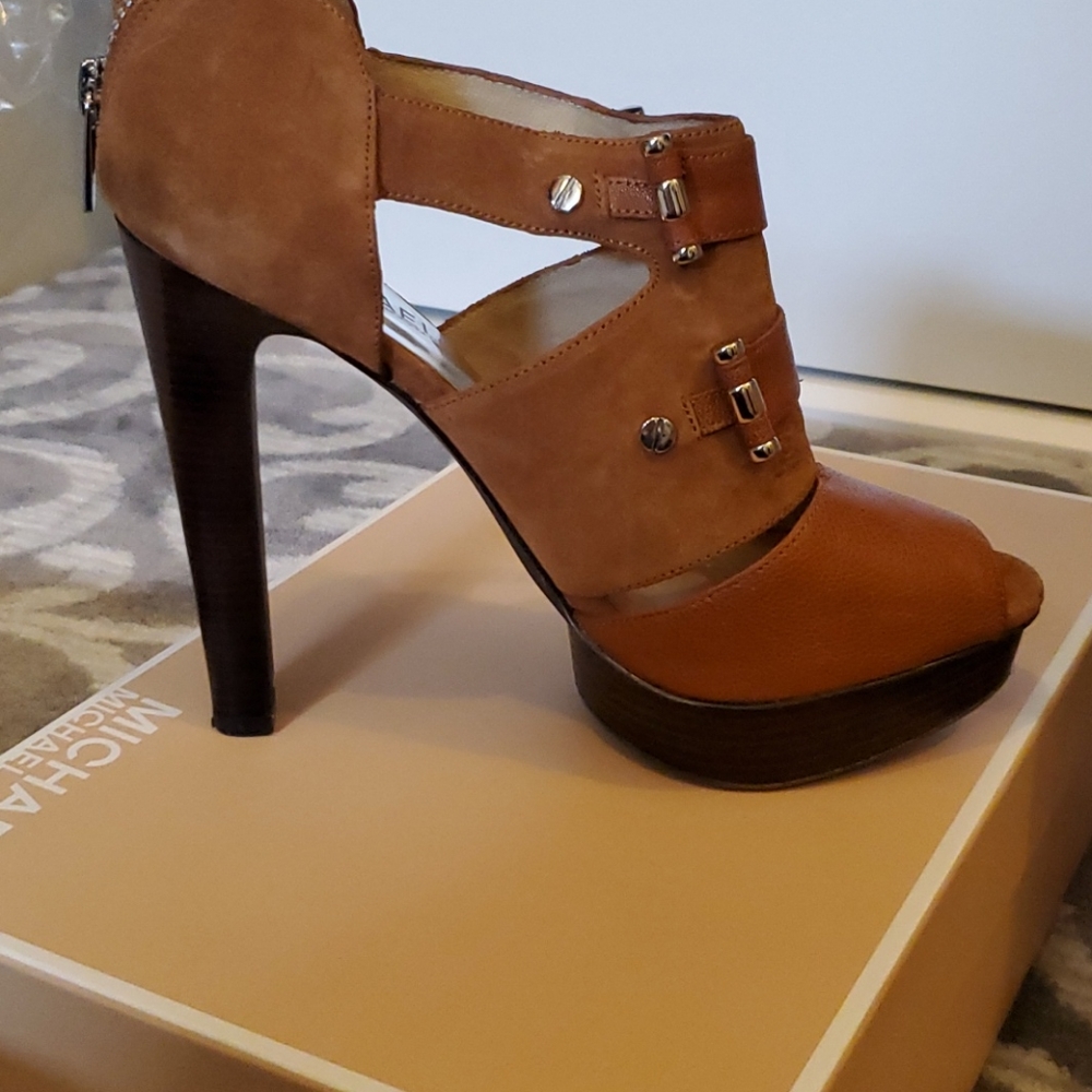 MK PLATFORM SHOE